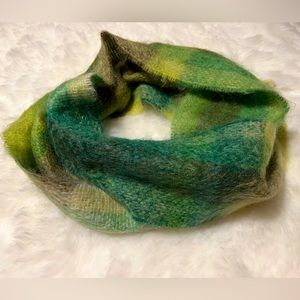 Green Plaid Scarf, like new!